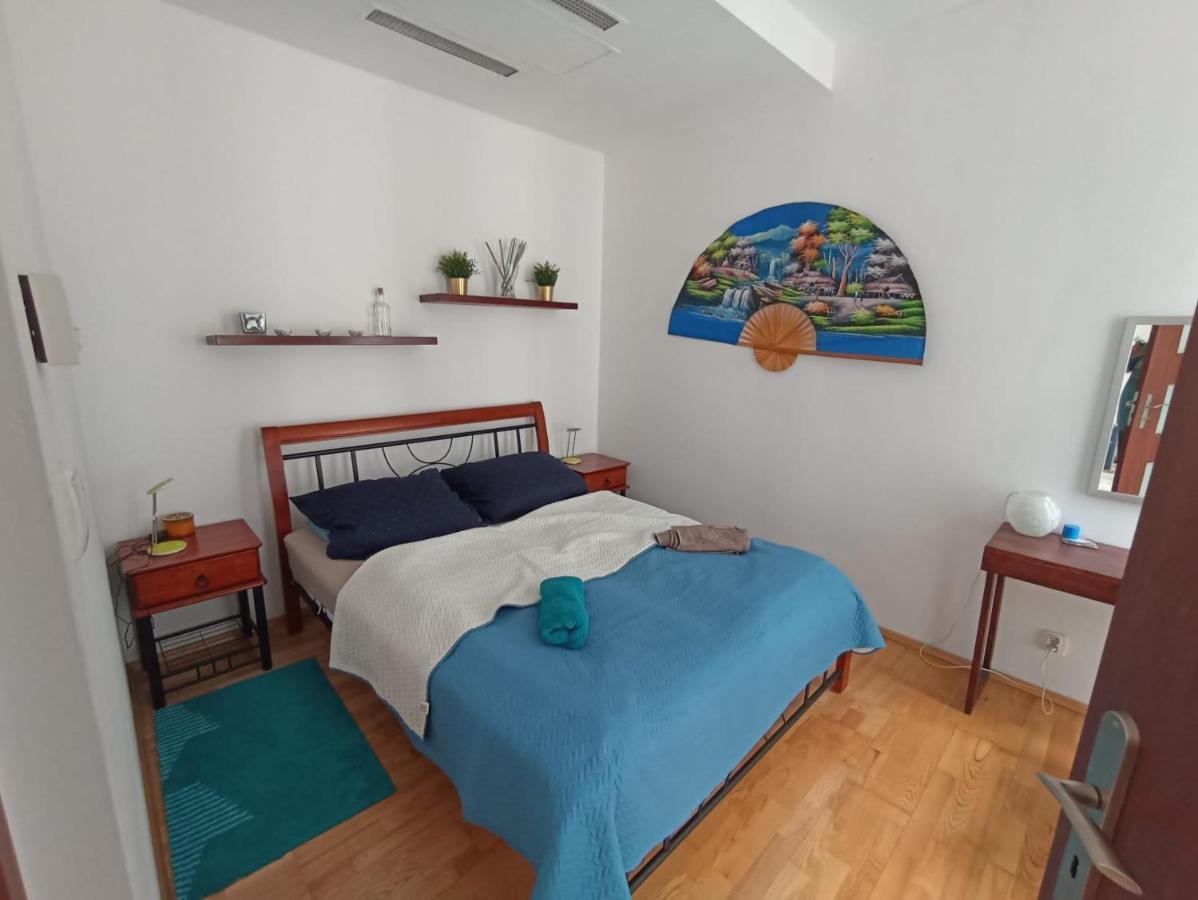 Apartament Wielopole 17 Cracóvia Exterior foto